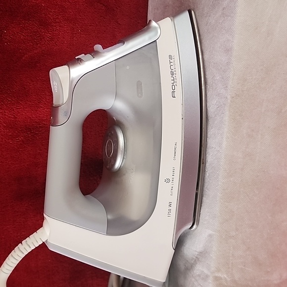 Rowenta Professional Extra Long Burst, Commercial Iron. Made in Germany  1750 W. - Picture 4 of 16